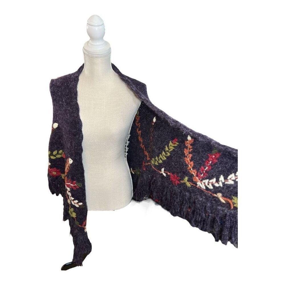 Peruvian Trading Co Fringe Knit Poncho Cape One Size Purple Red Floral - Picture 4 of 10